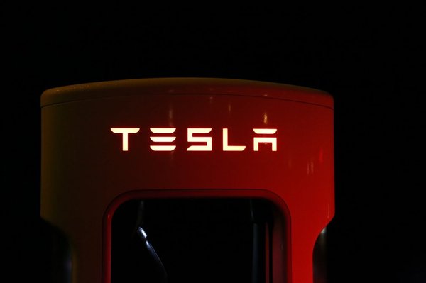 Comment installer un système de surveillance de la qualité de l'air intérieur pour une Tesla?